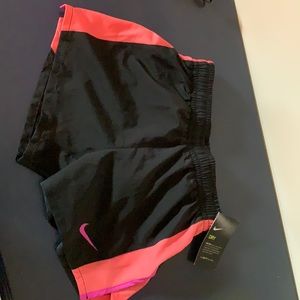 Nike Medium Girl 7-8 Running Shorts